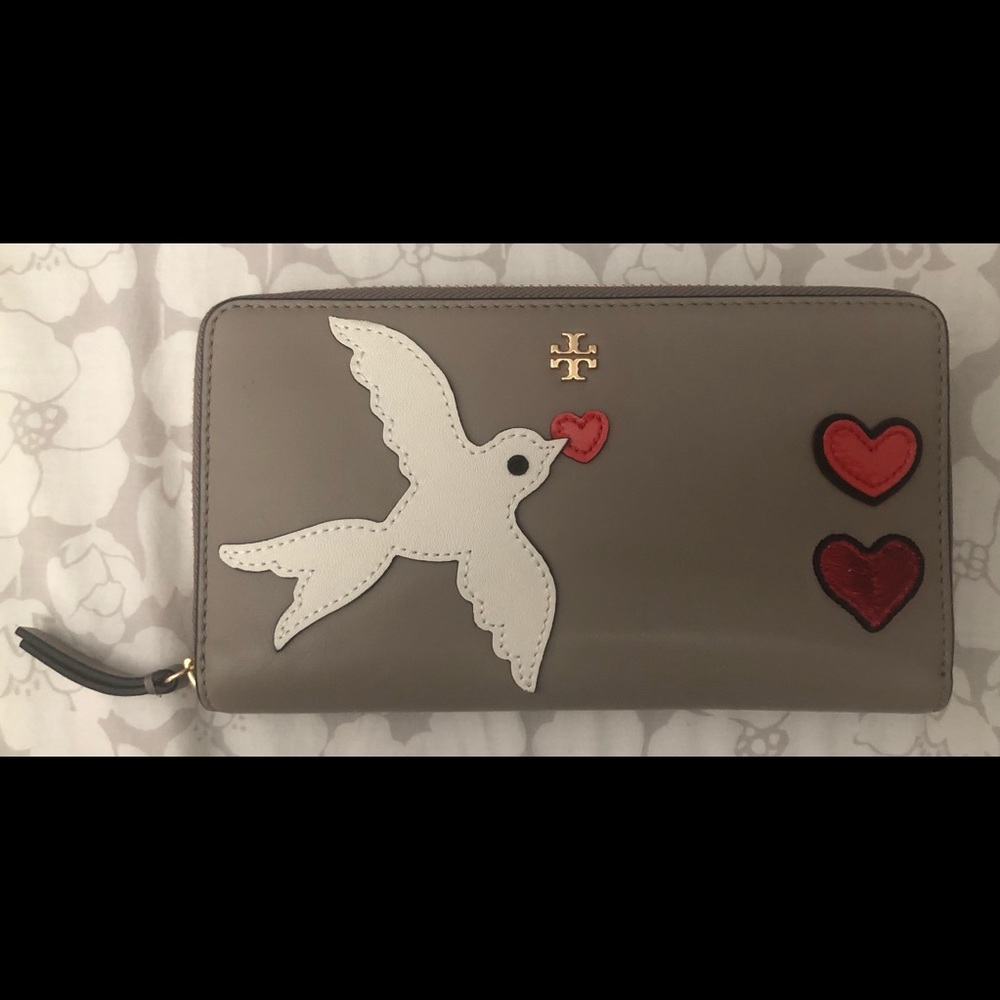 Tori Burch zip around dove wallet